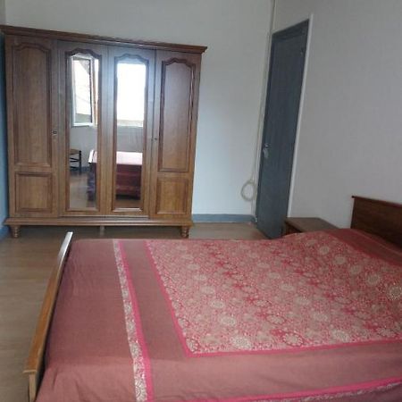 Hebergement Pour 2 Personnes,1 Chambres, Salon, Salle A Manger, Grand Garage Possibilite D'Un Lit 1 Personne Supplementaire Pour 15 Euros Sancoins Ngoại thất bức ảnh